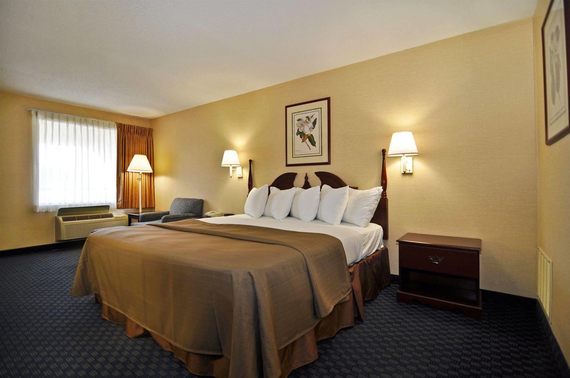 Quality Inn Ashburn Eksteriør bilde